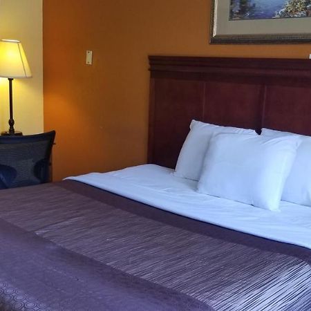 Lotus By Hotel Inn Онтарио Екстериор снимка